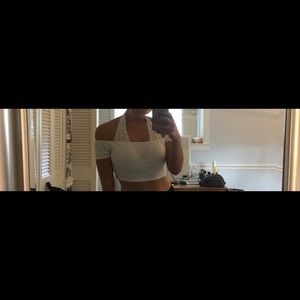 A+ Ellen Off Shoulder Crop Top